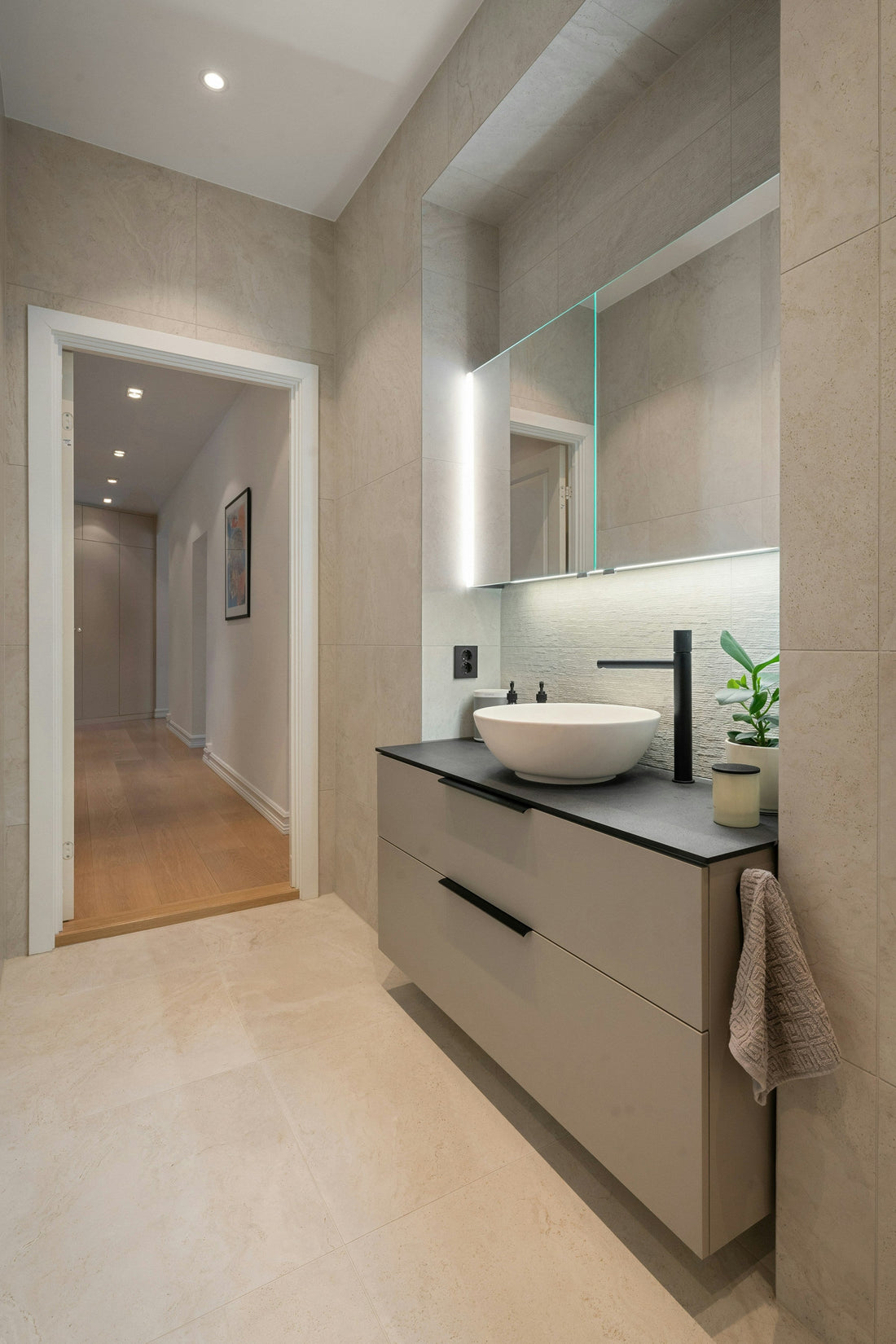 The New Standard in Stone: Online Slabs for Modern Homes